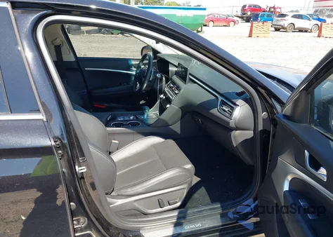 2025 Genesis G70 2.5T Rwd from USA, damaged, VIN KMTG34SC2SU155618